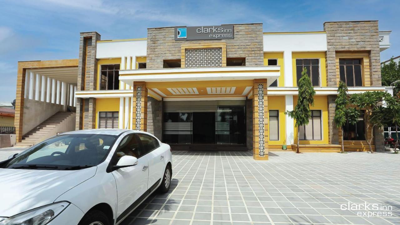 Hotel Clarks Inn Express Bharatpur Exterior foto