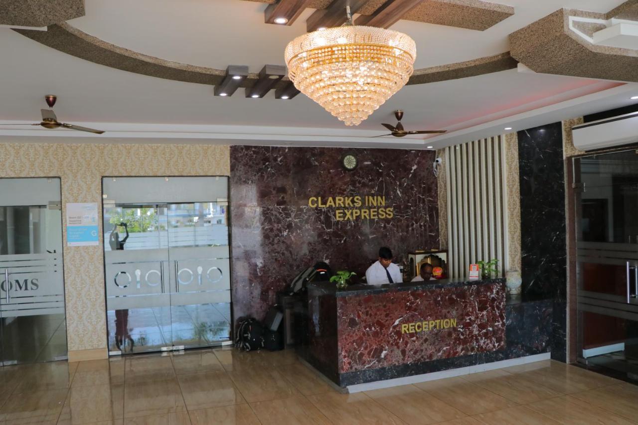 Hotel Clarks Inn Express Bharatpur Exterior foto